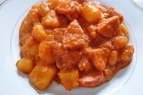 Erdäpfelgulasch
