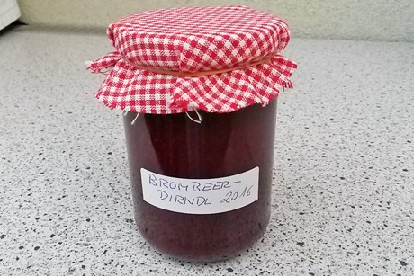 Brombeer-Dirndlmarmelade