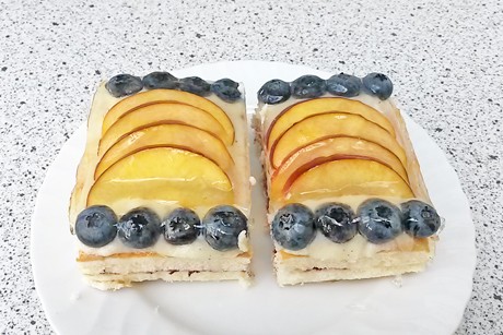 Obstschnitten mit Joghurtcreme