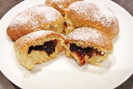Buchteln mit Powidl