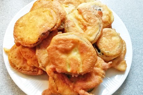 Melanzani in Bierteig