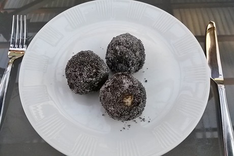Grießknödel mit Mohn