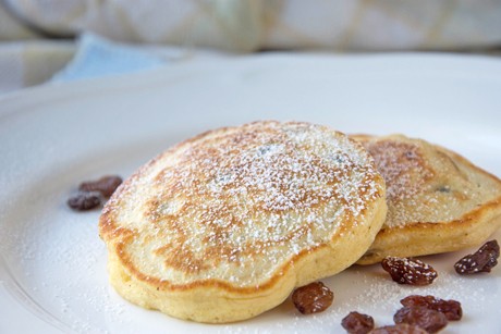 Bananen-Rosinen-Pfannkuchen