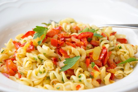 Paprika-Zwiebel-Nudeln
