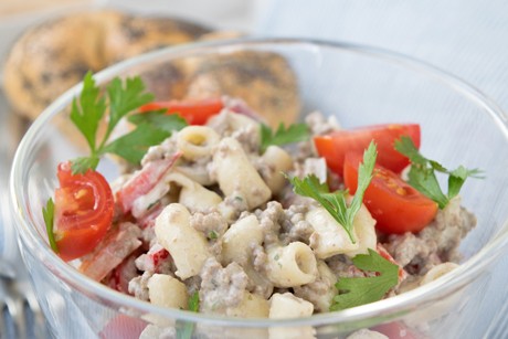Nudelsalat mit Faschiertem