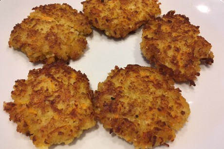 Hirselaibchen mit Parmesan