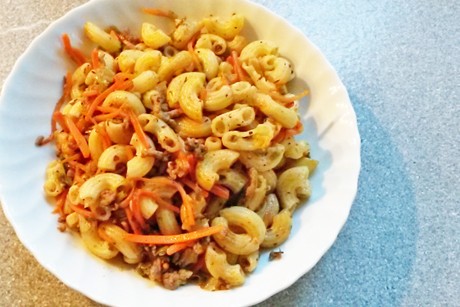 Hascheehörnchen mit Karotten