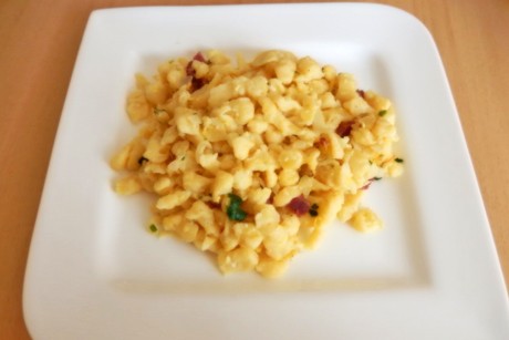 Herzhafte Nockerl mit Speck