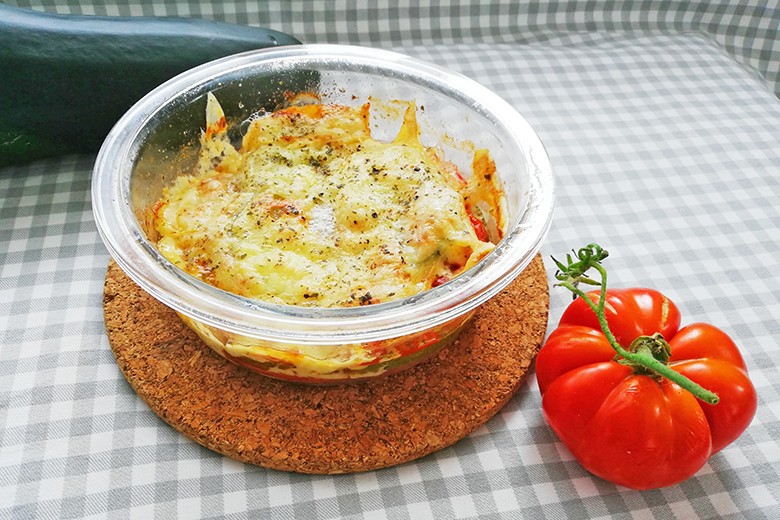 Zucchini mit Schafkäse überbacken