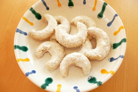 Vanillekipferl mit Dinkelmehl