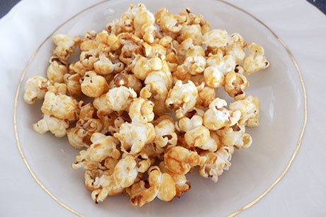 Karamellisierte Popcorn mit Zimt