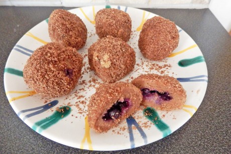 Heidelbeer-Schokoknödel