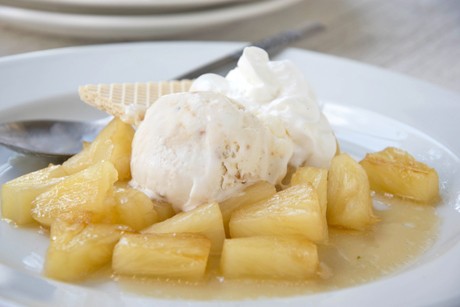 Rum-Ananas-Dessert