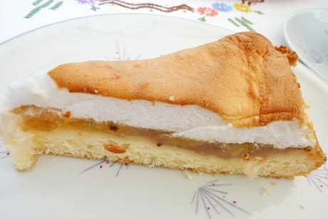 Stachelbeertorte mit Schneehaube