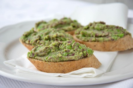 Erbsen-Crostini