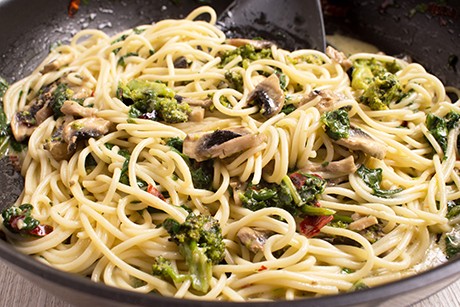 One-Pot-Pasta mit Spinat