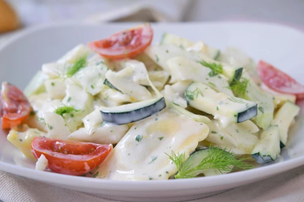 Ravioli-Salat mit Fenchel