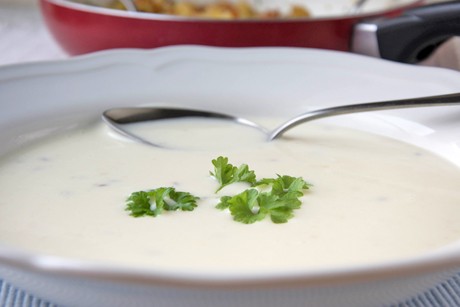 Tiroler Käsesuppe