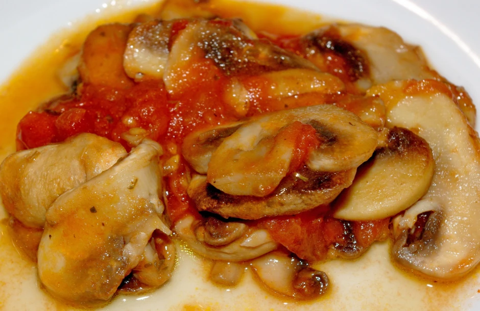 Funghi al pomodoro