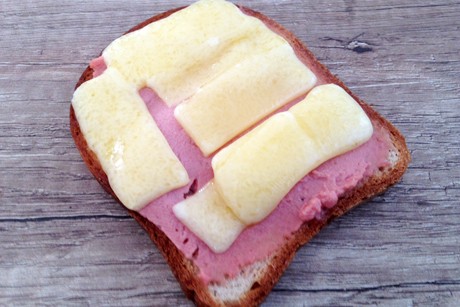 Toast überbacken mit Streichwurst