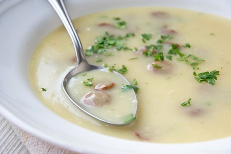 Bratwürstelsuppe