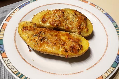 Gebackene Erdäpfel mit Käsefülle