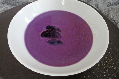 Violette Kartoffelsuppe
