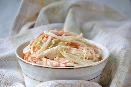 Krautsalat mit Joghurtdressing