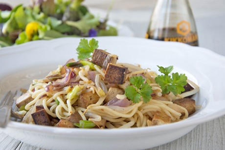 Tofu-Nudel-Pfanne