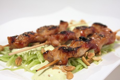 Sate Spieße mit Honig-Wasabi-Gurke