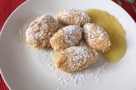 Topfennockerl mit Brösel