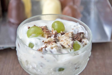 Schwedenbombencreme mit Weintrauben