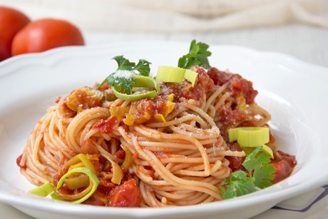 Spaghetti mit Lauch-Knoblauch-Sauce