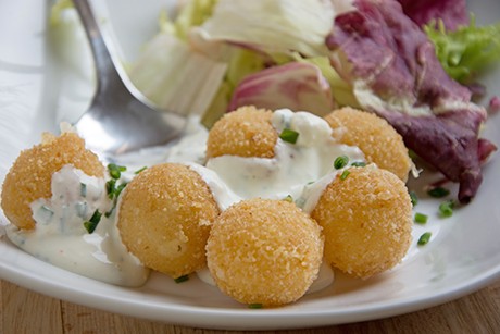 Gebackene Mozzarellakugeln