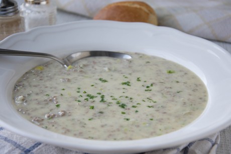 Käse-Lauchsuppe mit Faschiertem