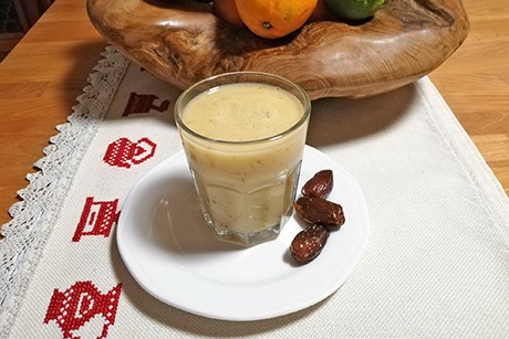 Dattel-Orangen-Smoothie