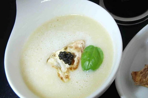 Rettichsuppe mit Kaviar