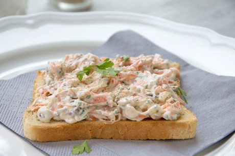 Karottenaufstrich mit Nüssen