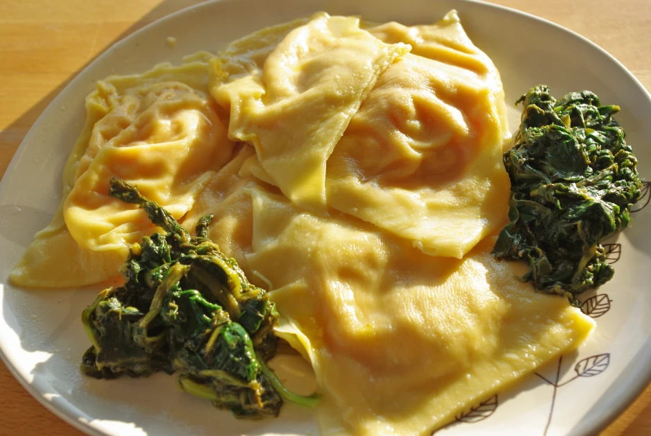 Kürbis Ravioli mit Spinat in Zitronenbutter