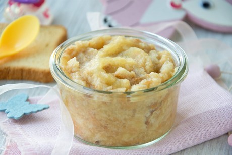 Zwieback-Brei mit Pfirsich