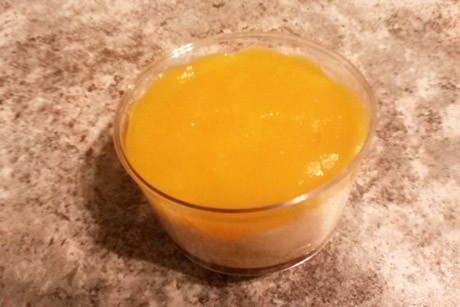 Joghurtcreme mit Mangopüree