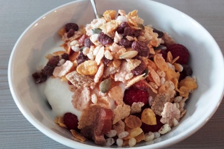 Joghurt mit Himbeeren