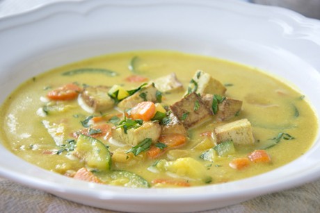 Zucchinieintopf mit Tofu