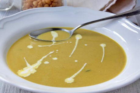 Linsensuppe mit Curry