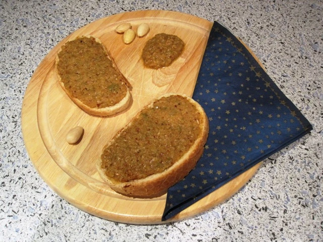 Toasts mit Mandel - Vinaigrette