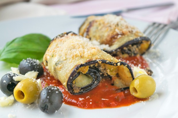 Oliven-Knoblauch-Auberginenrollen