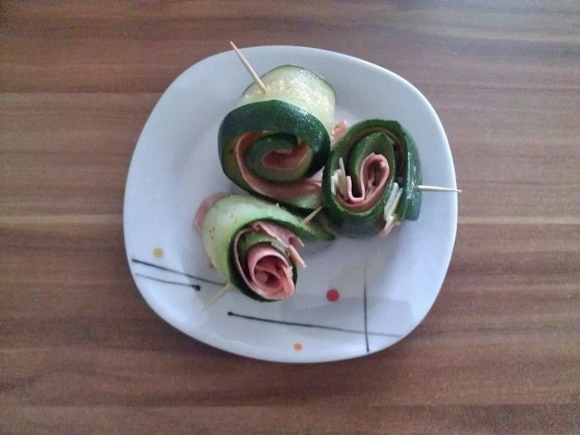 Zucchini-Schinken-Röllchen