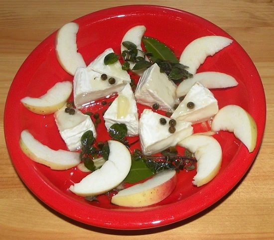 Eingelegter Camembert