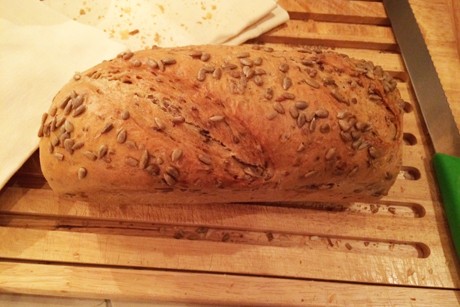 Brot mit Sonnenblumenkernen