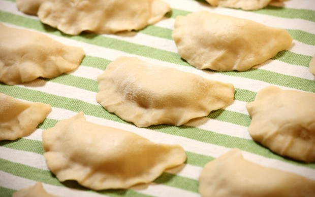 Empanadillas mit Schafskäse